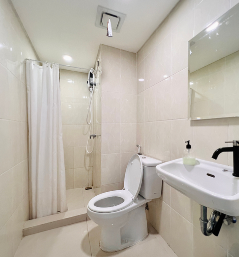 Bathroom 5, Cozy Japandi 2 BR @ Mtown Serpong, Tangerang