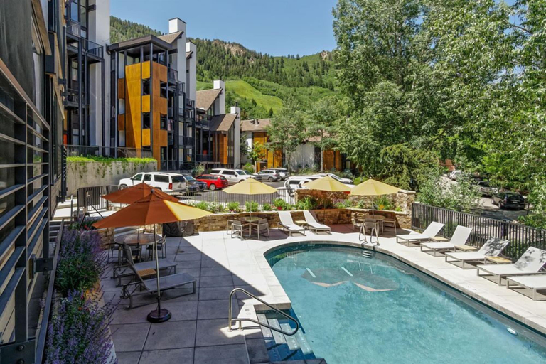 Sport & Beauty 4, Durant Condominiums by Frias, Pitkin