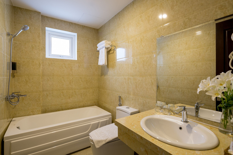 Bathroom 5, Roliva Hotel & Apartment Danang, Da Nang