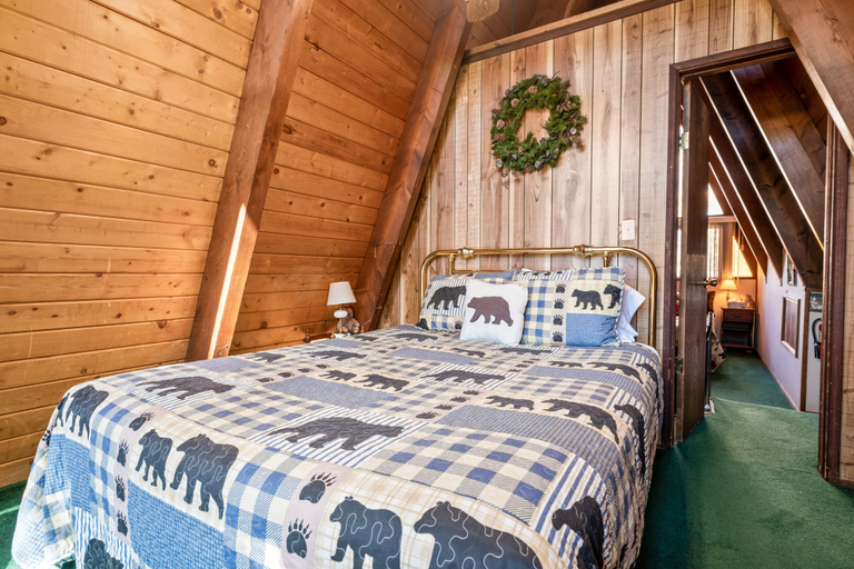 Bedroom 3, A Ski View, San Bernardino