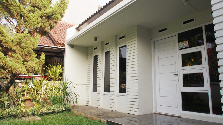 Hoomestay House BB5 - A Place for Your Familiy, Bandung