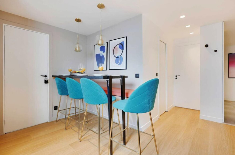 Others 4, Residence Paris Pelee, Paris