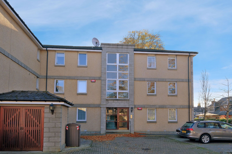 Exterior & Views 2, Orange Apartments Beechgrove, Aberdeen