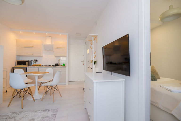 Others 5, ShortStayPoland Batorego B139, Warsaw