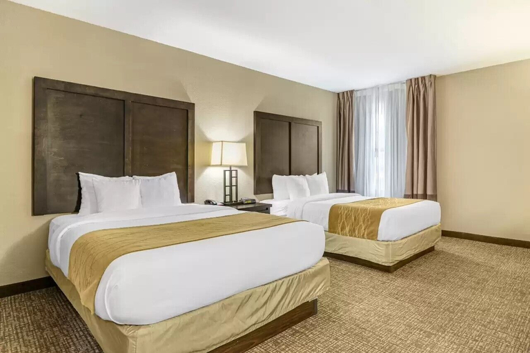Bedroom 3, Comfort Inn & Suites, Wayne