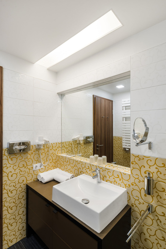 Bathroom 5, Corso Hotel Pécs, Pécs