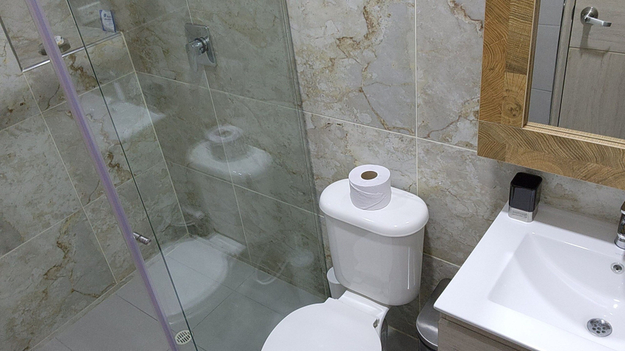 Bathroom 3, Edificio Pia, Santafé de Bogotá