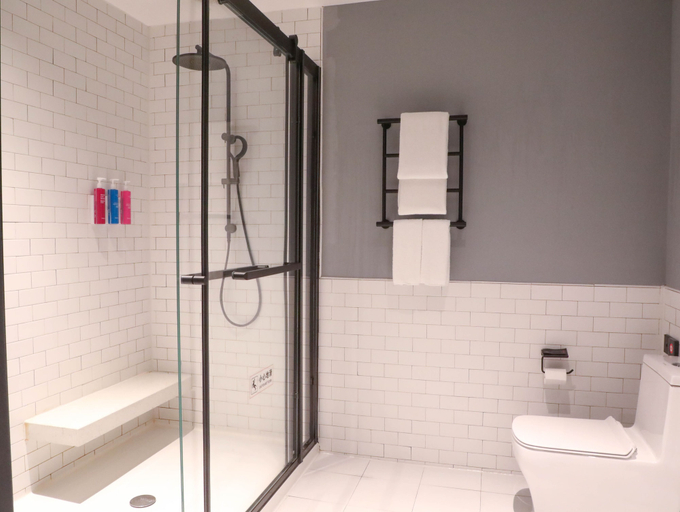 Bathroom 3, Moxy Shenzhen North Station, Shenzhen