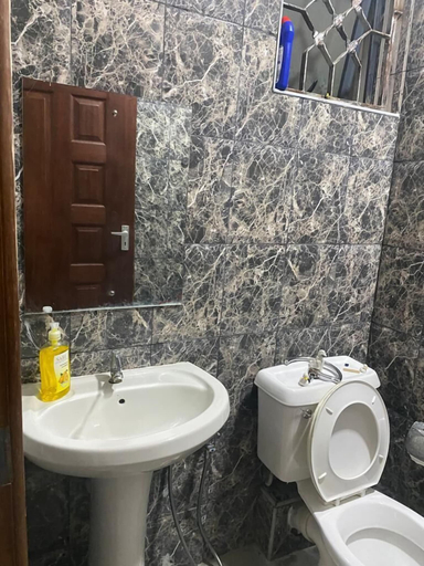 Bathroom 2, Lux Suites JSB Apartments Bamburi, Kisauni