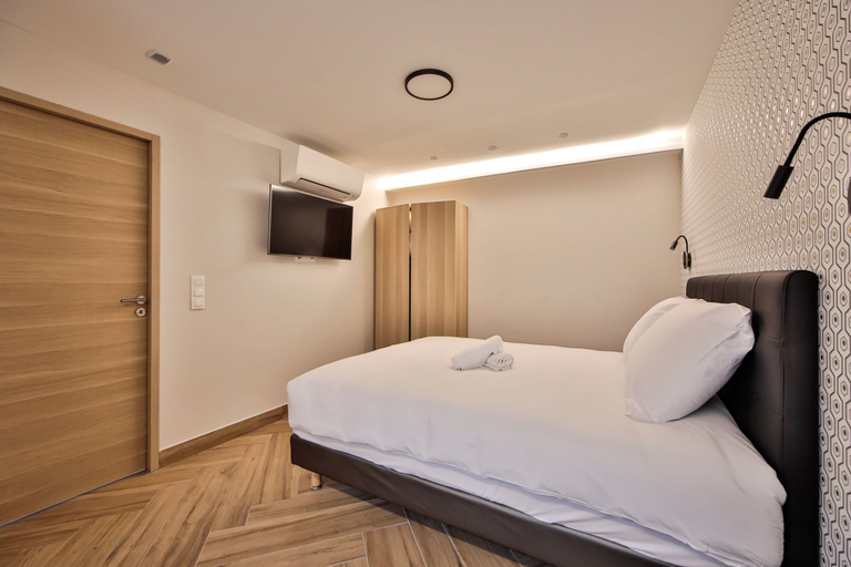Bedroom 5, Blue Night International 49, Paris