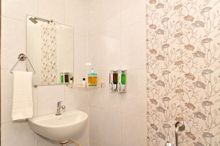 Bathroom 3, Tigers Heaven Resort, Chandrapur