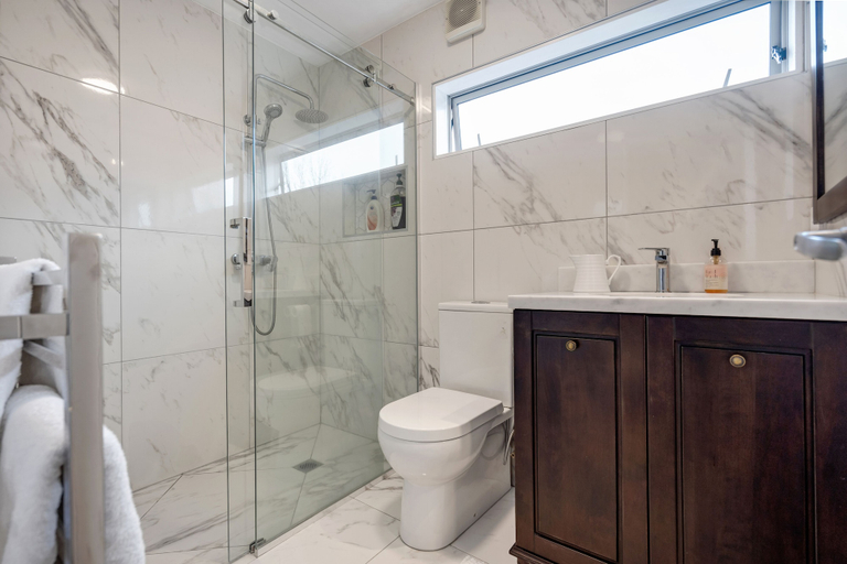 Bathroom 3, The Bays bed and Breakfast, Waitakere