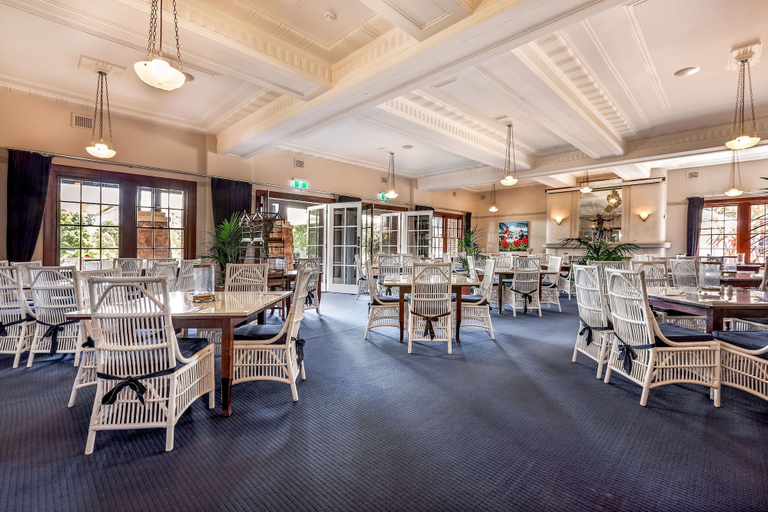 Food & Drinks 5, Caves House Apartments, Busselton