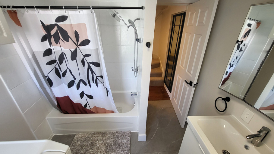 Bathroom 2, JstLikeHome - Old Ottawa, Ottawa