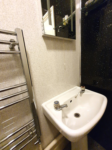Bathroom 3, Midway Guest House, Torbay