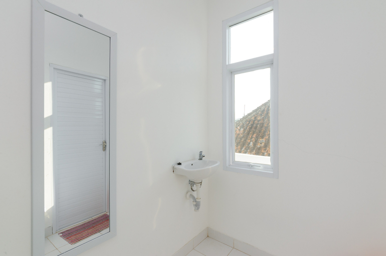Bathroom 26