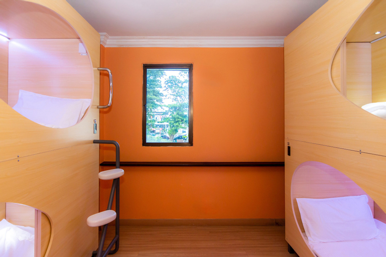 Bedroom 3, Momostay Capsule Hotel, Penang Island