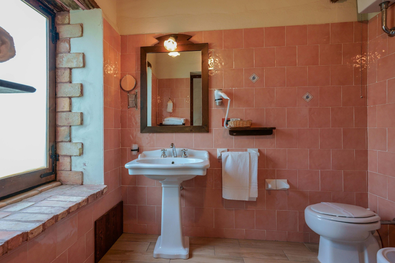 Bathroom 4, Hotel Il Monastero, Cagliari