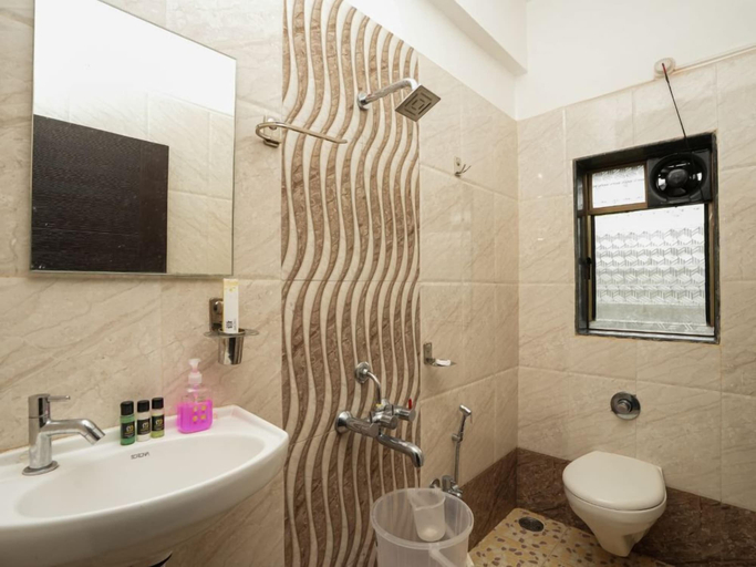 Bathroom 3, Hotel Royal Stay Ganpatipule, Ratnagiri