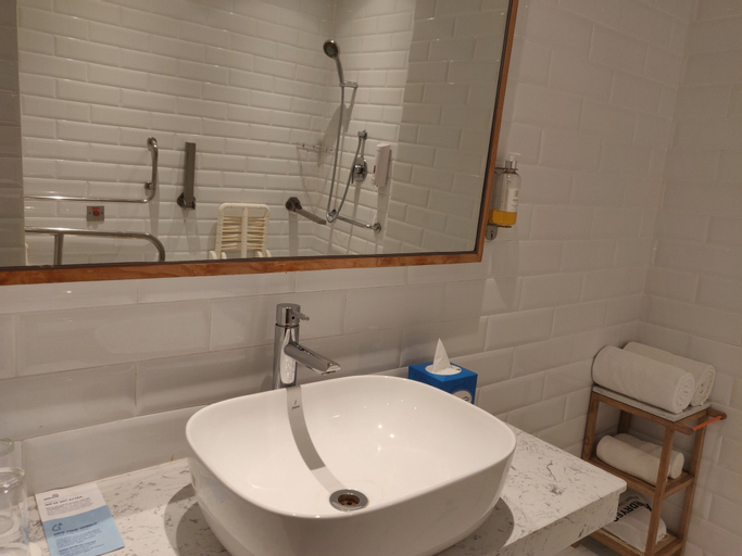 Bathroom 9