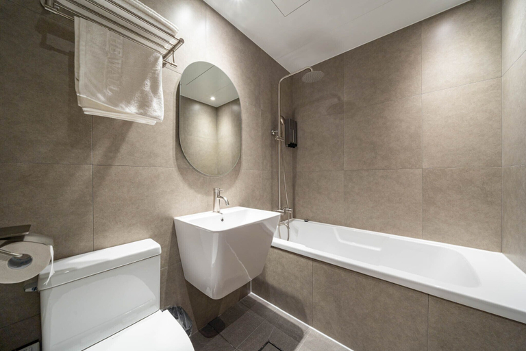 Bathroom 4, Jecheon The Wall Hotel, Jecheon