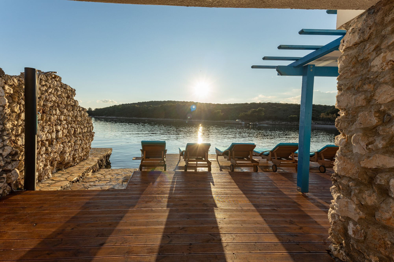 Food & Drinks, Villa Otus, Pašman