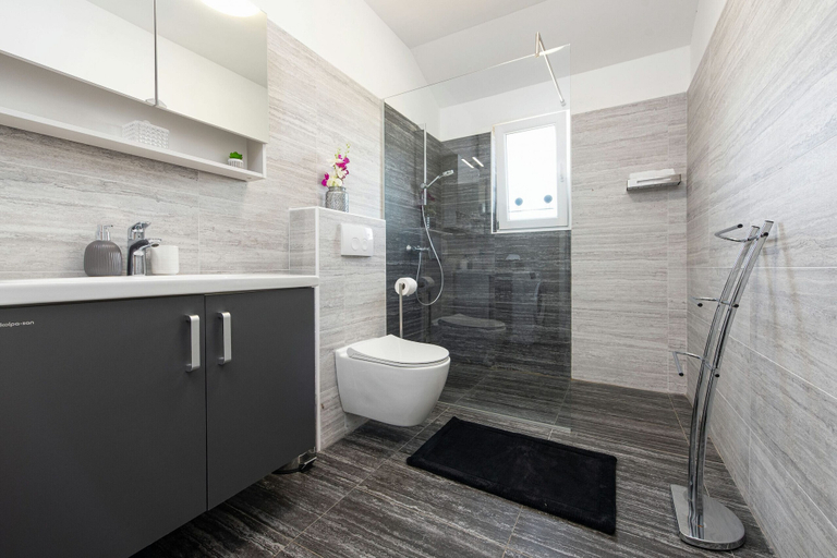 Bathroom 4, Villa Silentium, Benkovac