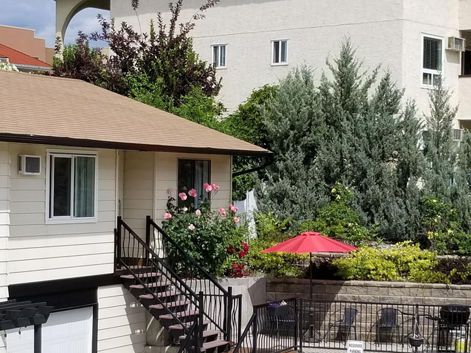 Exterior & Views 2, Osoyoos Lakeview Inn & Suites, Okanagan-Similkameen