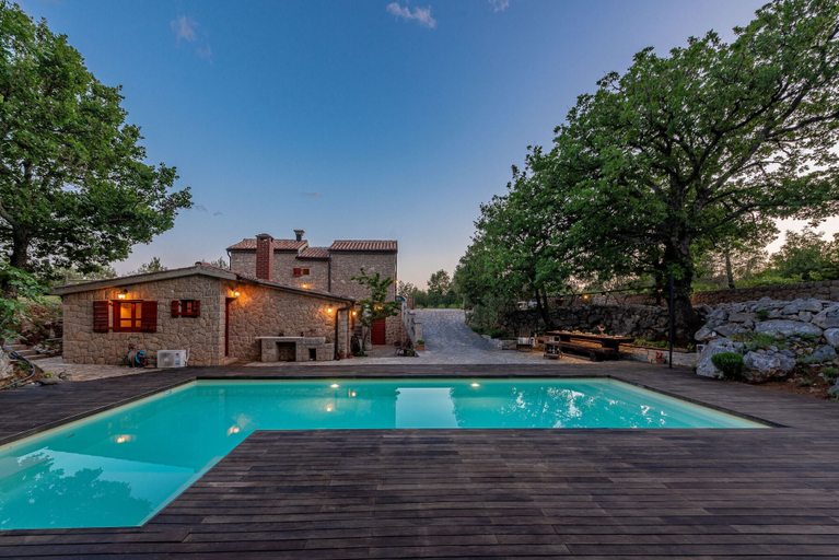 Sport & Beauty 4, Villa Stone House Magarac, Starigrad