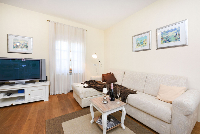 Others 5, Villa Danica, Sukošan