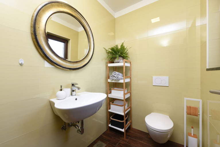 Bathroom, Villa Trabakul, Ražanac