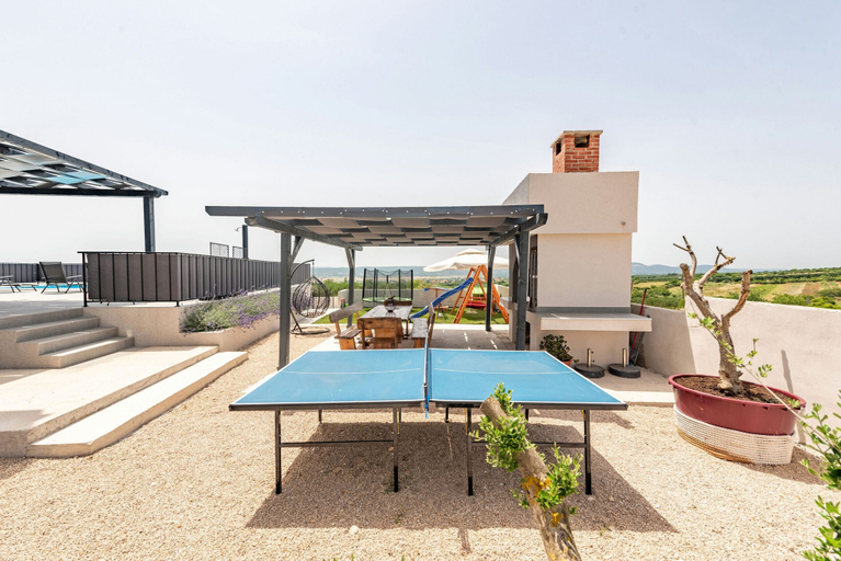 Others 4, Villa Katarina, Benkovac