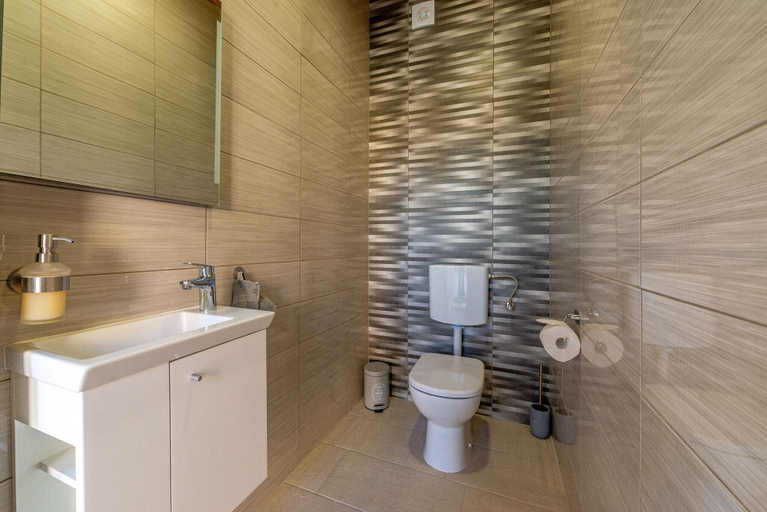 Bathroom 4, Villa Petar, Benkovac