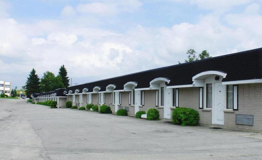 Exterior & Views 2, Travellers Inn, Grey