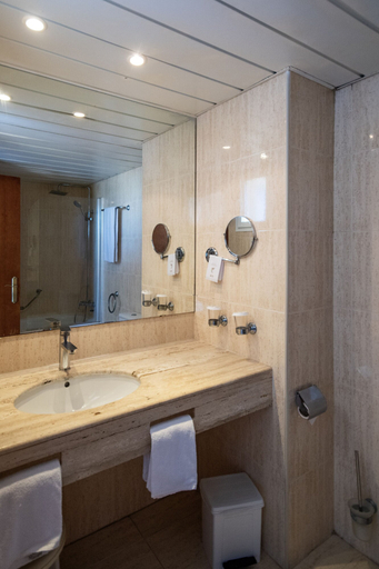 Bathroom 5, Canyamel Classic & Spa, solo Adultos, Baleares