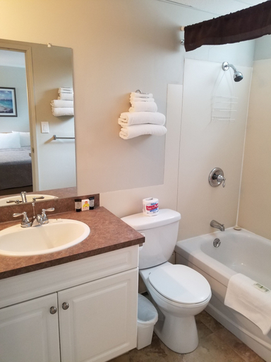 Bathroom 5, Osoyoos Lakeview Inn & Suites, Okanagan-Similkameen