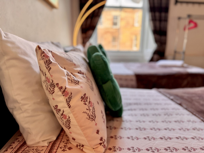 Bedroom 3, @part Bernard Rooms, Edinburgh
