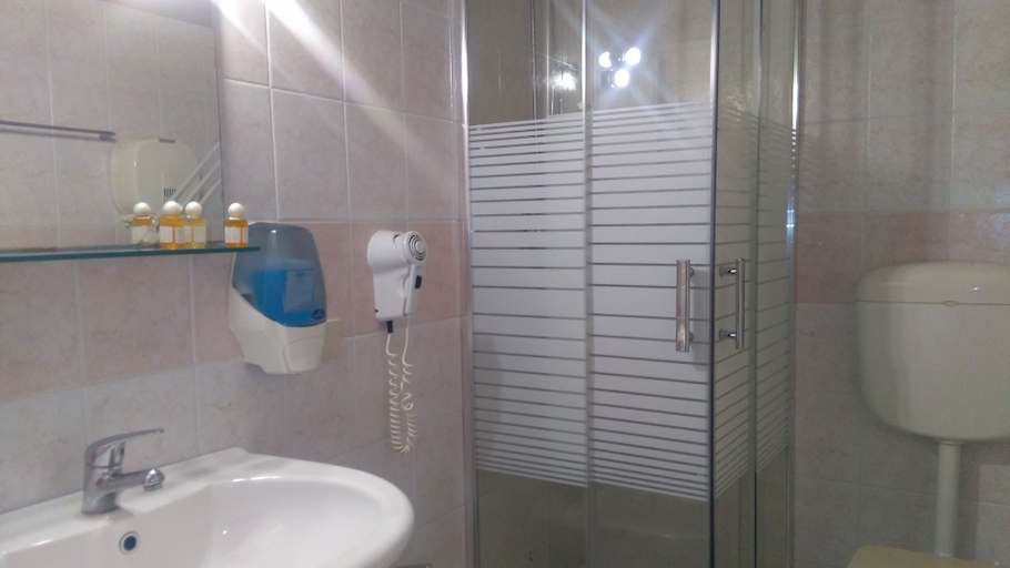 Bathroom 4, Hotel Libertà, Palermo