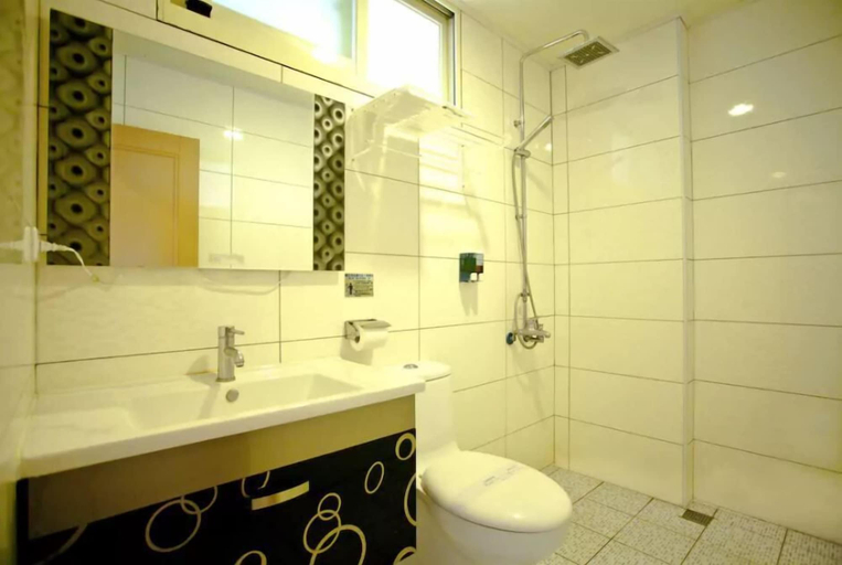 Bathroom 3, Mangyi Inn, Pingtung