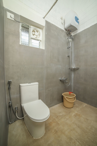 Bathroom 3, Hillcroft Bungalow, The Nilgiris