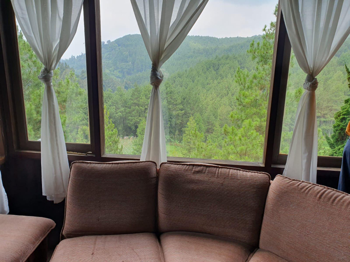 Others 5, Villa Aubrey Ciwidey, Bandung