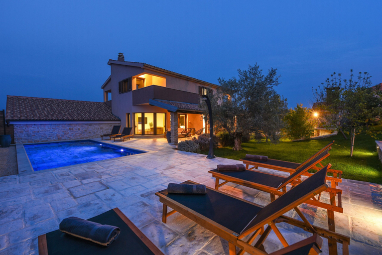 Exterior & Views 2, Villa Trabakul, Ražanac