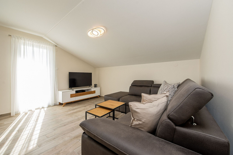 Others 5, Villa Petar, Benkovac