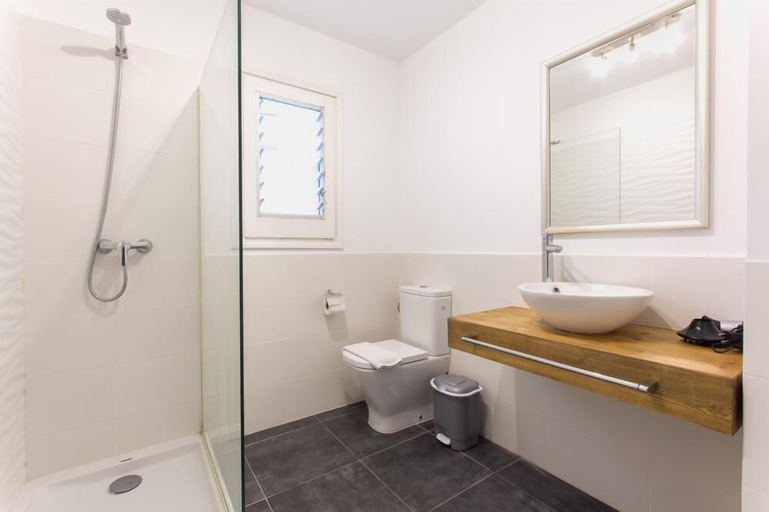 Bathroom, Apartamentos Gama, Baleares