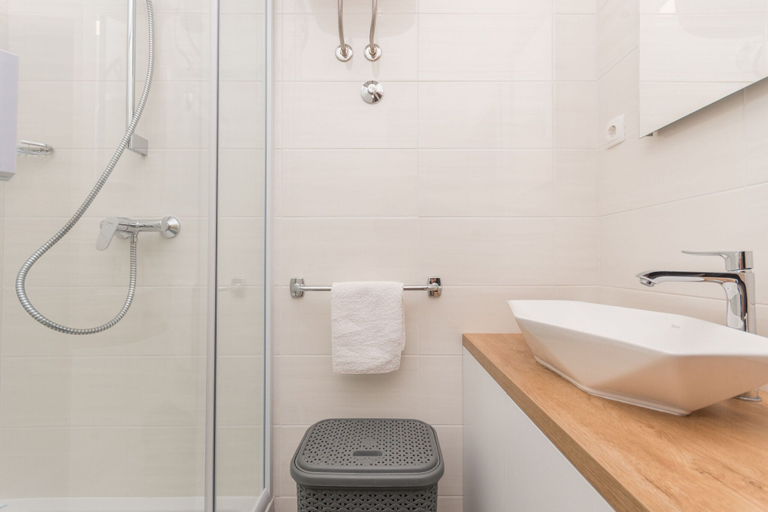 Bathroom 3, Villa Vitis, Promina