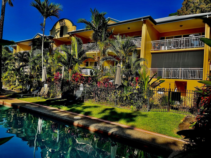 The York Beachfront Holiday Apartments, Cairns