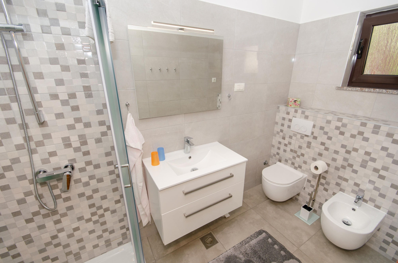 Bathroom 3, Apartments Bungavilia, Rovinj