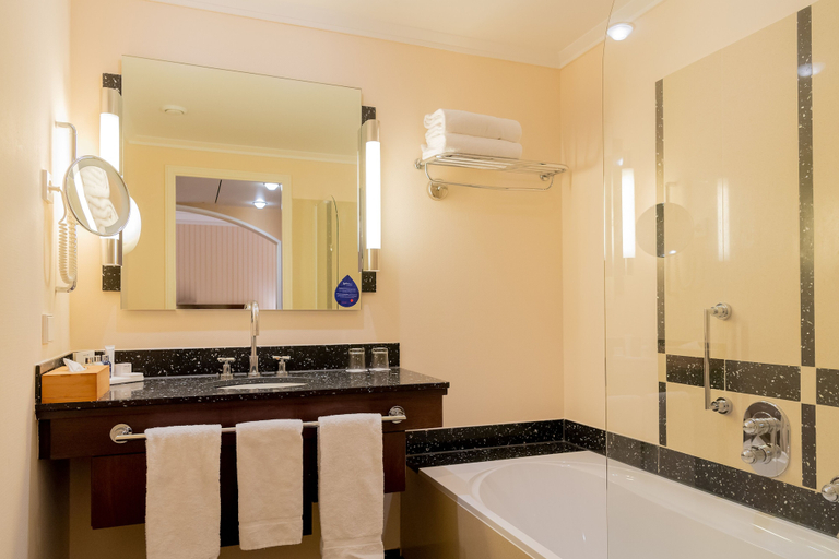 Bathroom 4, Van der Valk Palace Hotel Noordwijk, Noordwijk