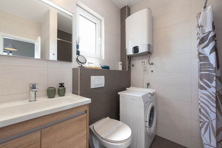 Bathroom 4, Villa NiA, Nin