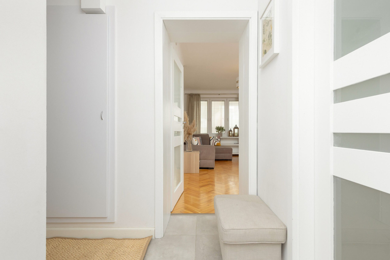 Others 5, Bright Aapartment Holenderska by Renters, Warsaw